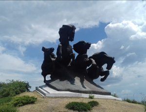 Фото Памятник «Тачанка-Ростовчанка»