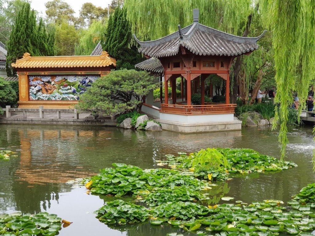 Китайский сад краснодар. Китайский сад дружбы. Сидней китайский сад. Китайский сад дружбы в Санкт-Петербурге.