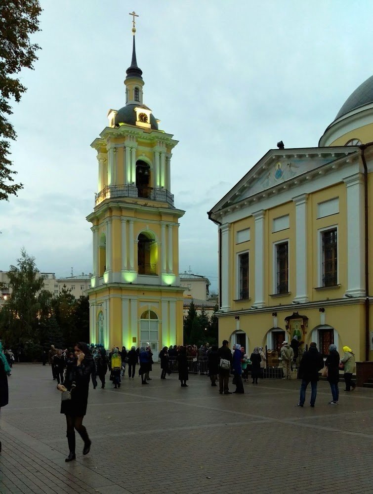 Храм матроны таганка. Храм Матроны Московской в Москве. Храм Святой Матроны Таганская. Матрона храм в Москве на Таганке. Таганская 58 Покровский монастырь.