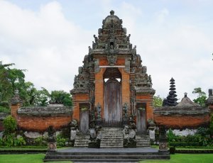 Храм Таман Аюн