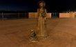 Фото Памятник Дама с собачкой в Астрахани 8