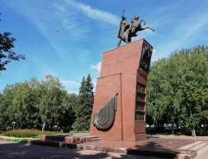 Фото Памятник Чапаеву в Чебоксарах