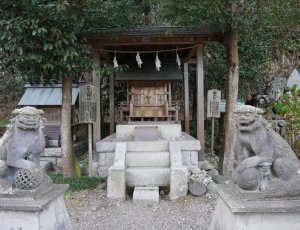 Храм Mitama Shrine