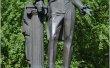 Фото Памятник А. С. Пушкину в Йошкар-Оле 4
