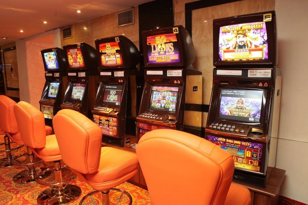 игровые автоматы на деньги с телефона casino play