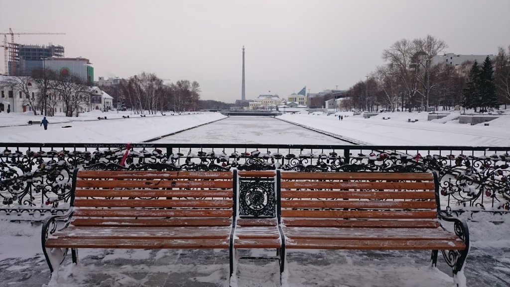 Беседки де геннина. Памятник Татищева Тольятти. Памятник Татищеву и де Геннину в Екатеринбурге. Татищев парк Кушва. Памятник Татищева фото из 80 х.