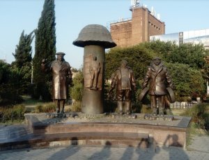Фото Памятник Мимино в Тбилиси