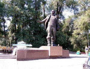 Фото Памятник Валерию Чкалову