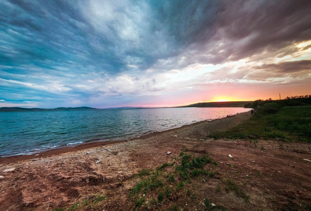 Озеро иткуль хакасия. Озеро Иткуль. Гора Вишневая Иткуль фото.
