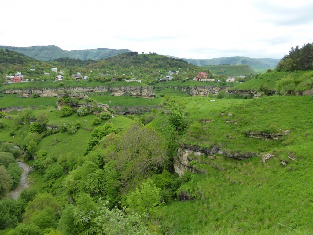 Лермонтовская скала в кисловодске фото