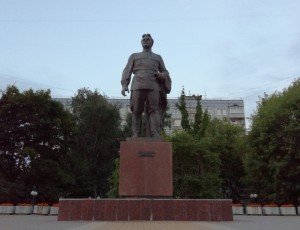 Фото Памятник Кирову в Калуге