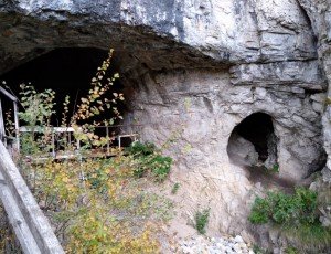 Фото Денисова пещера на Алтае