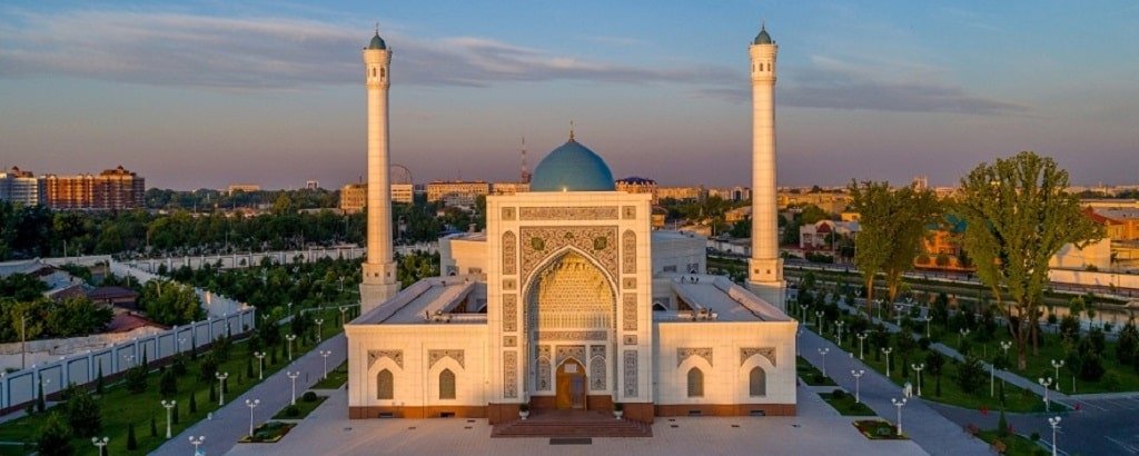 Вид сверху на мечеть Минор